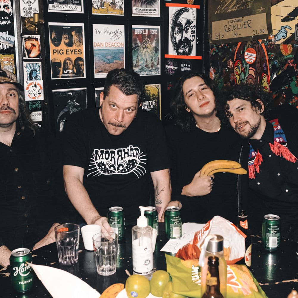 Hollow Ship – Rock