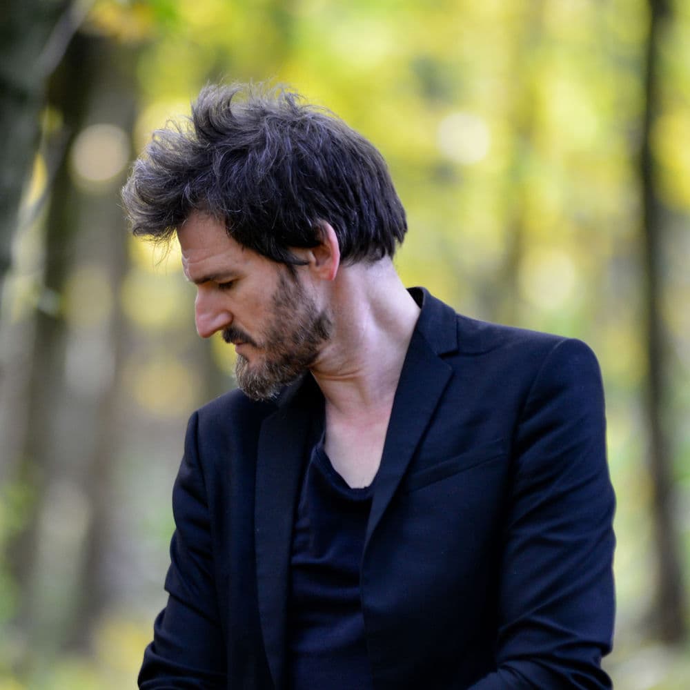 FREDERIC BOBIN – Singer-Songwriter
