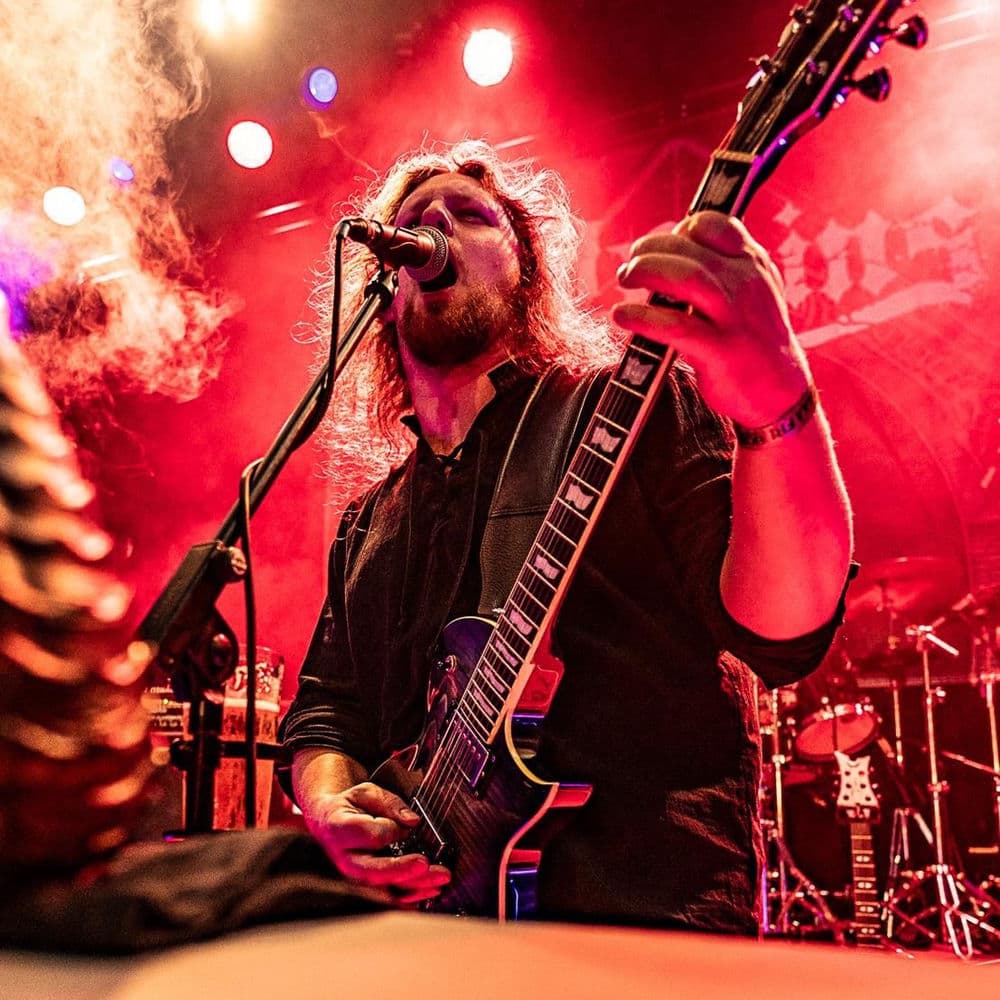 Old Ruins – Heavy Metal