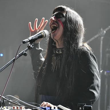 Lili Refrain