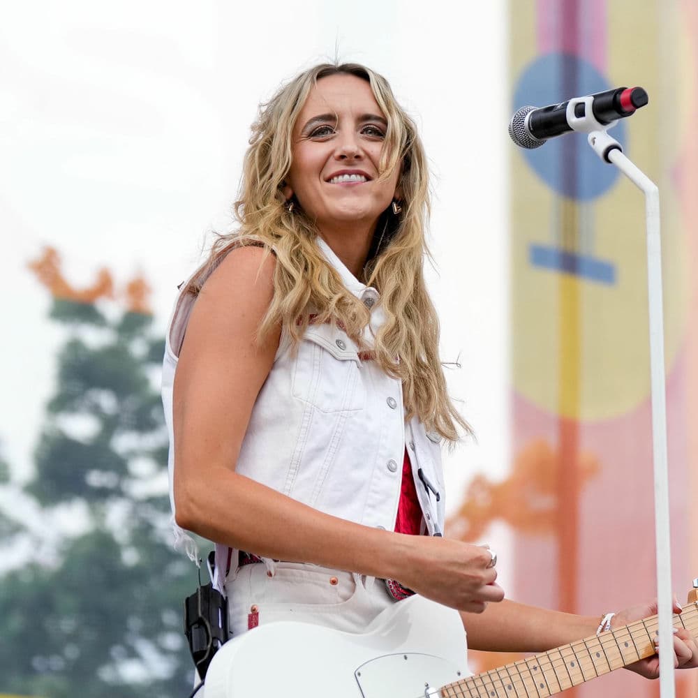 Kaylee Bell – Country
