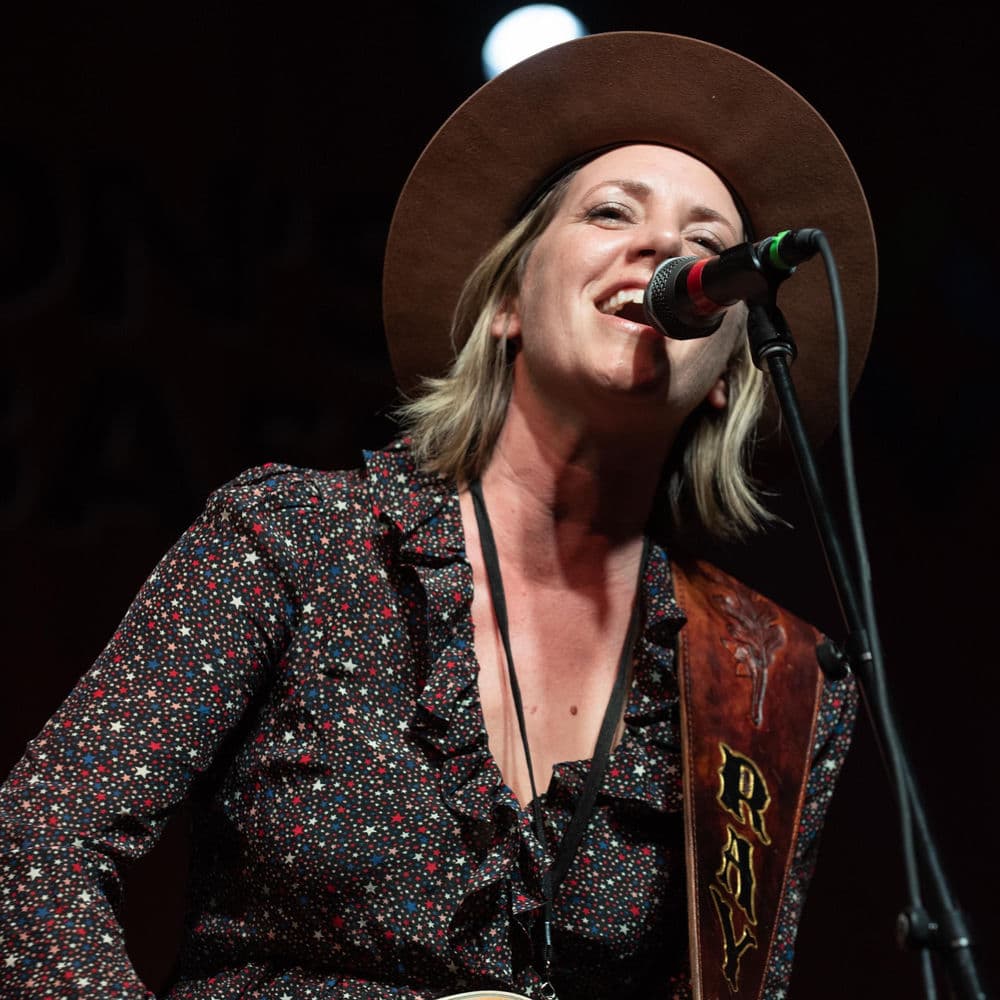 Jamie Lin Wilson – Country