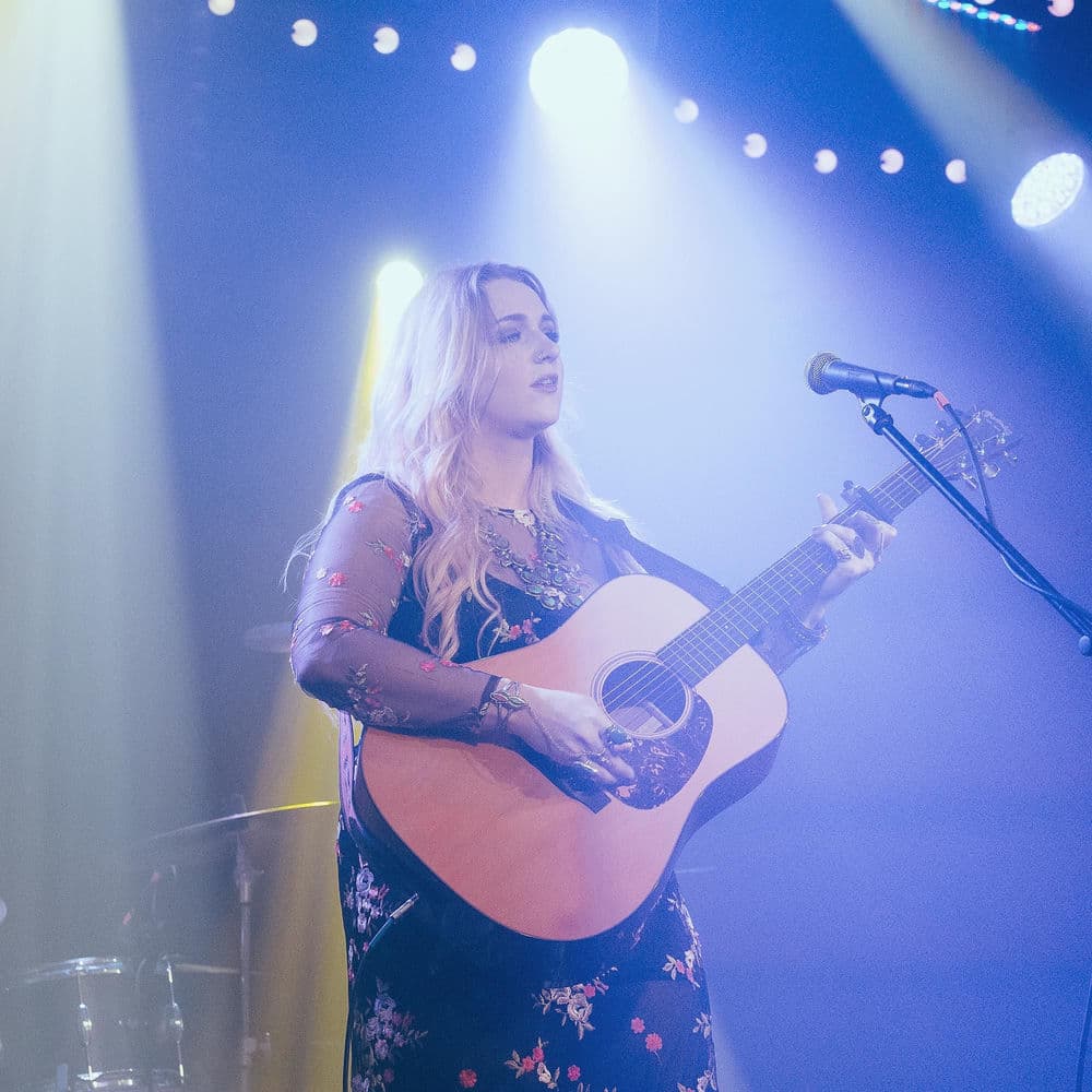 Taylor Hunnicutt – Country