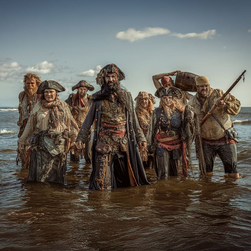 YE BANISHED PRIVATEERS – Folk