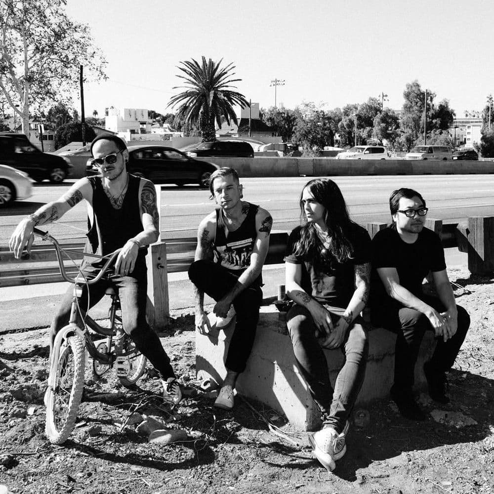 Dead to Me – Punk
