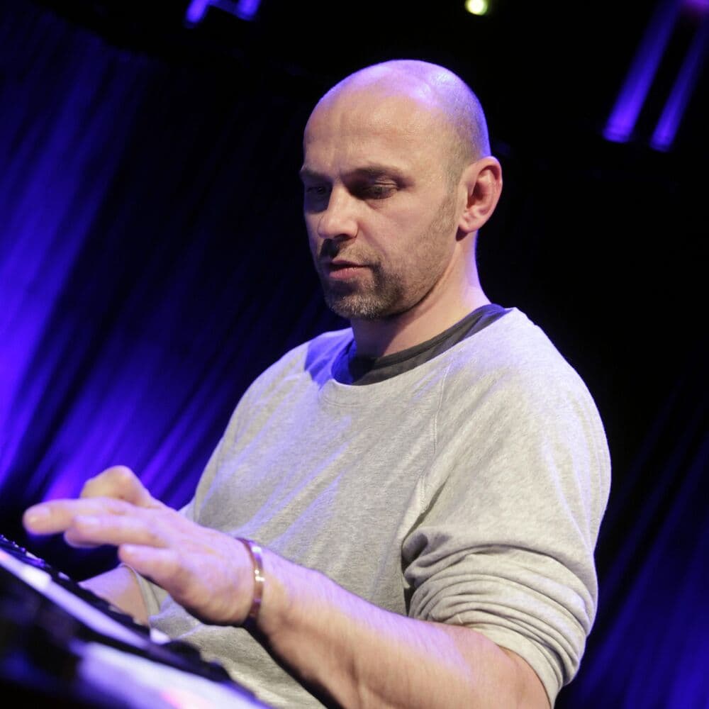 Henrik Schwarz – Classical Crossover