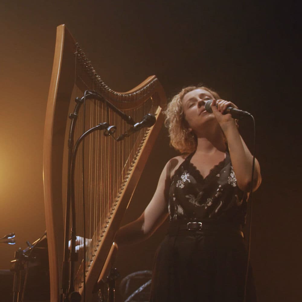 LAURA PERRUDIN – Pop