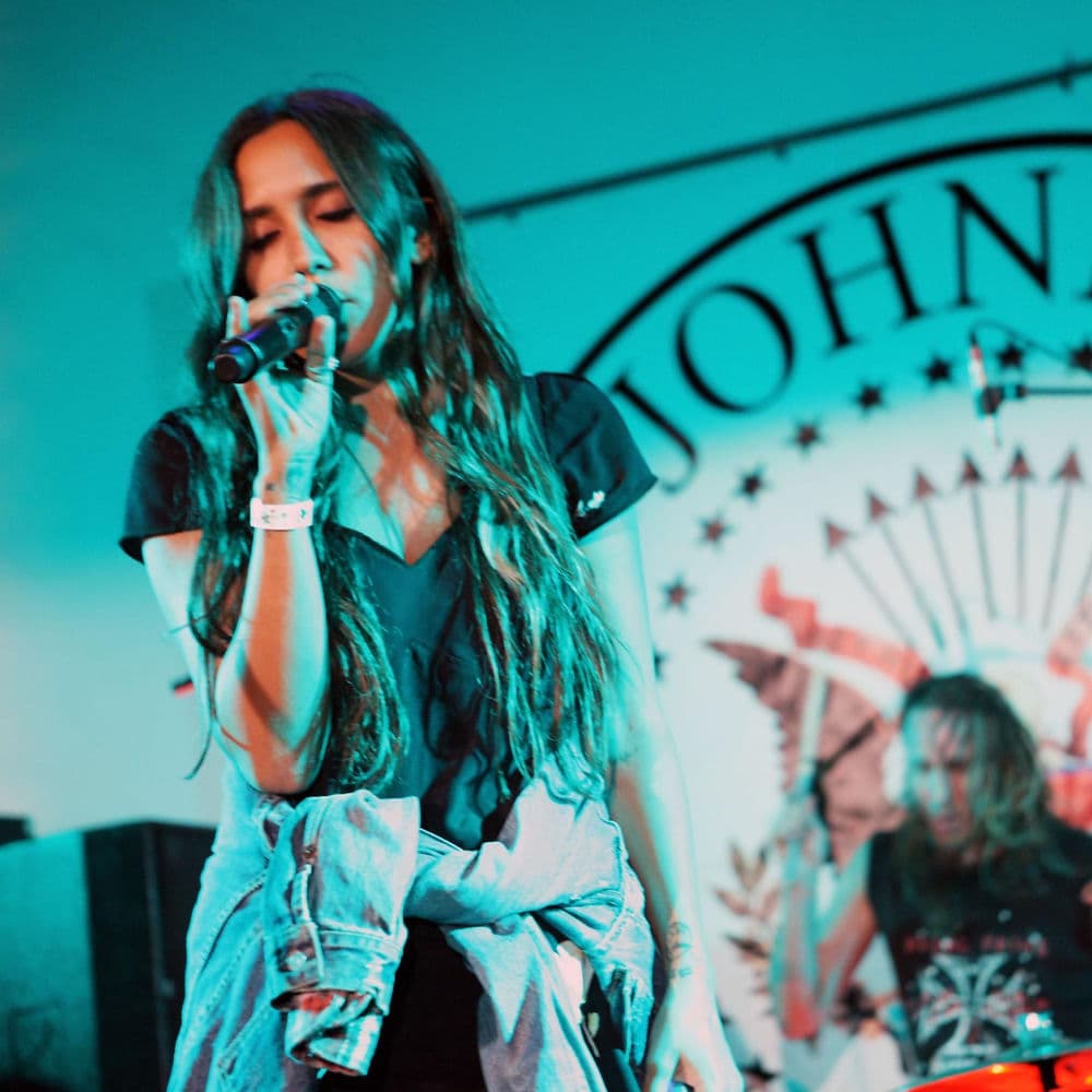 Jesse Jo Stark – Rock