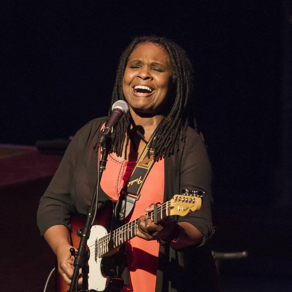 Ruthie Foster – Singer-Songwriter