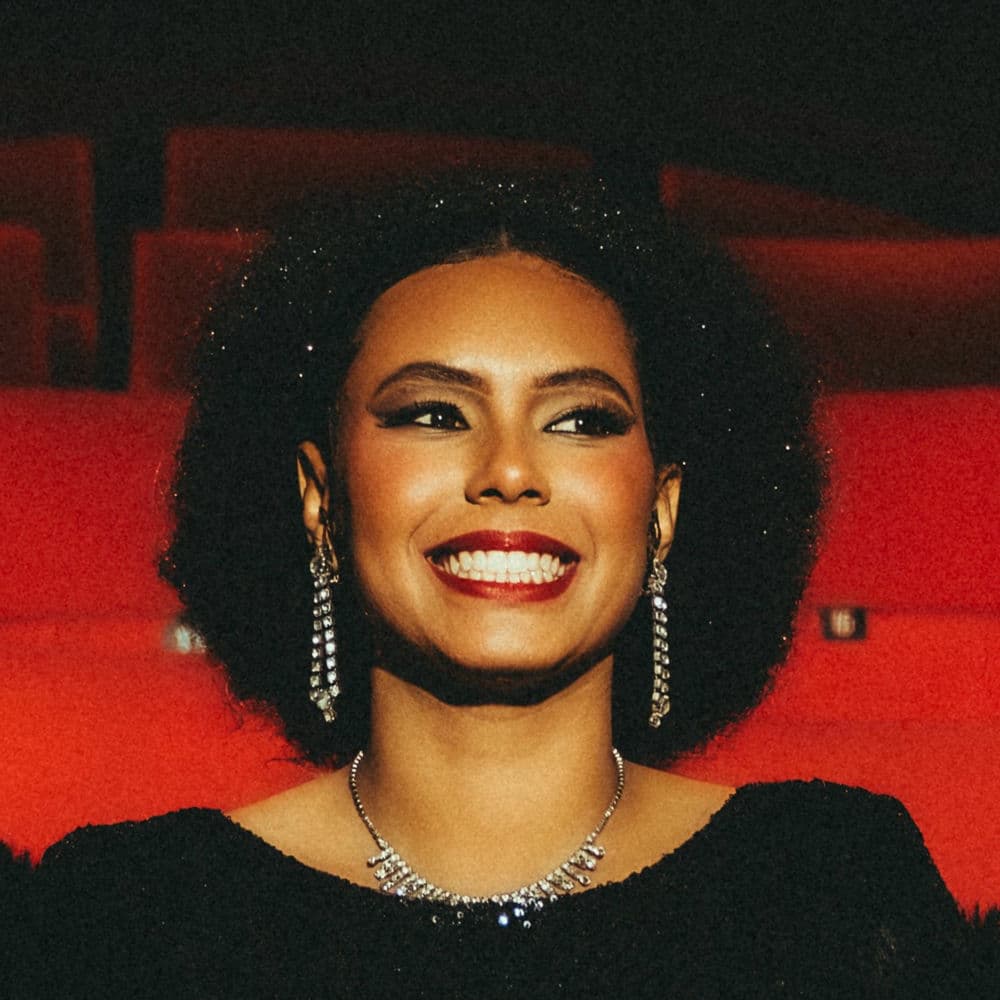 Charlotte Colace – R&B