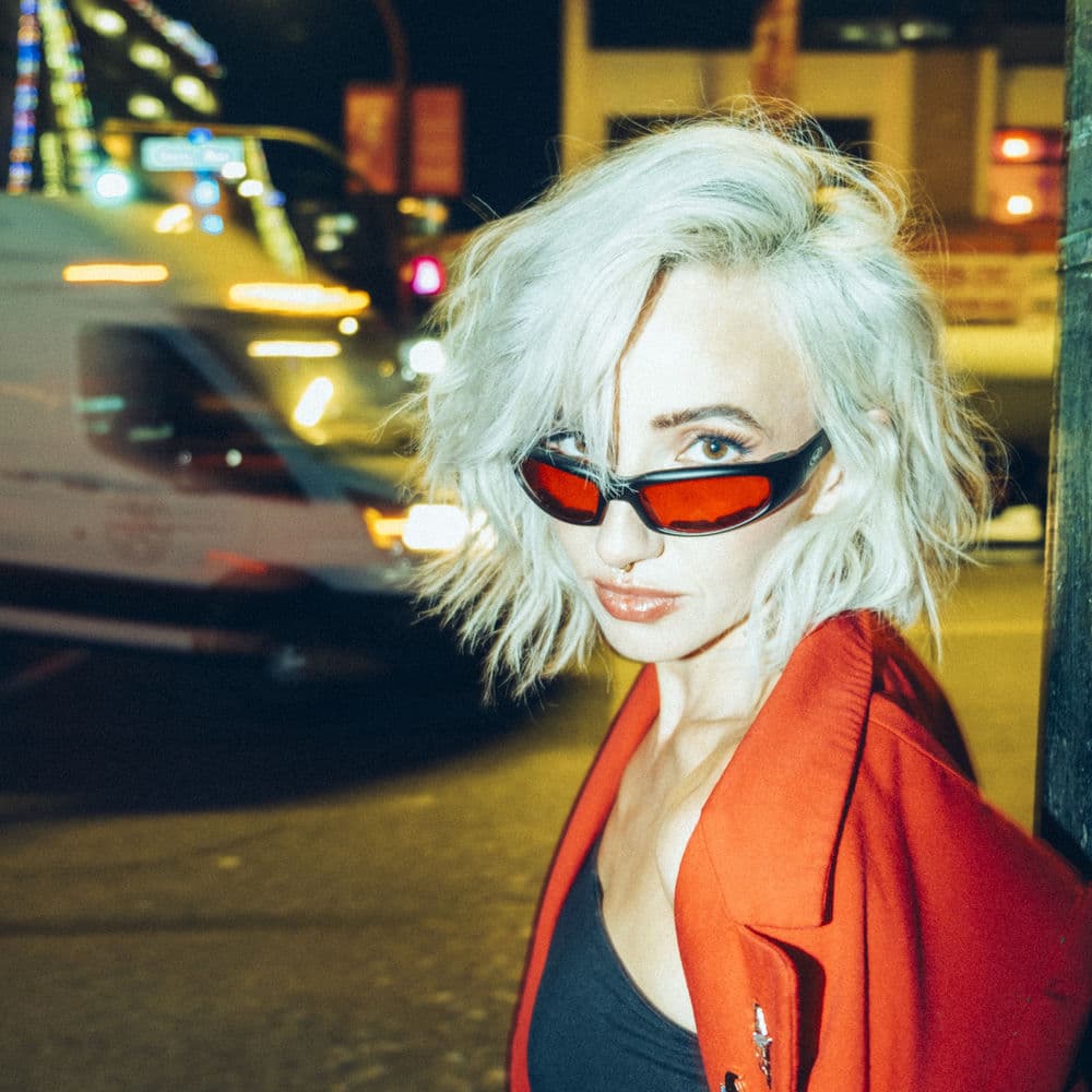 LIGHTS – Electropop