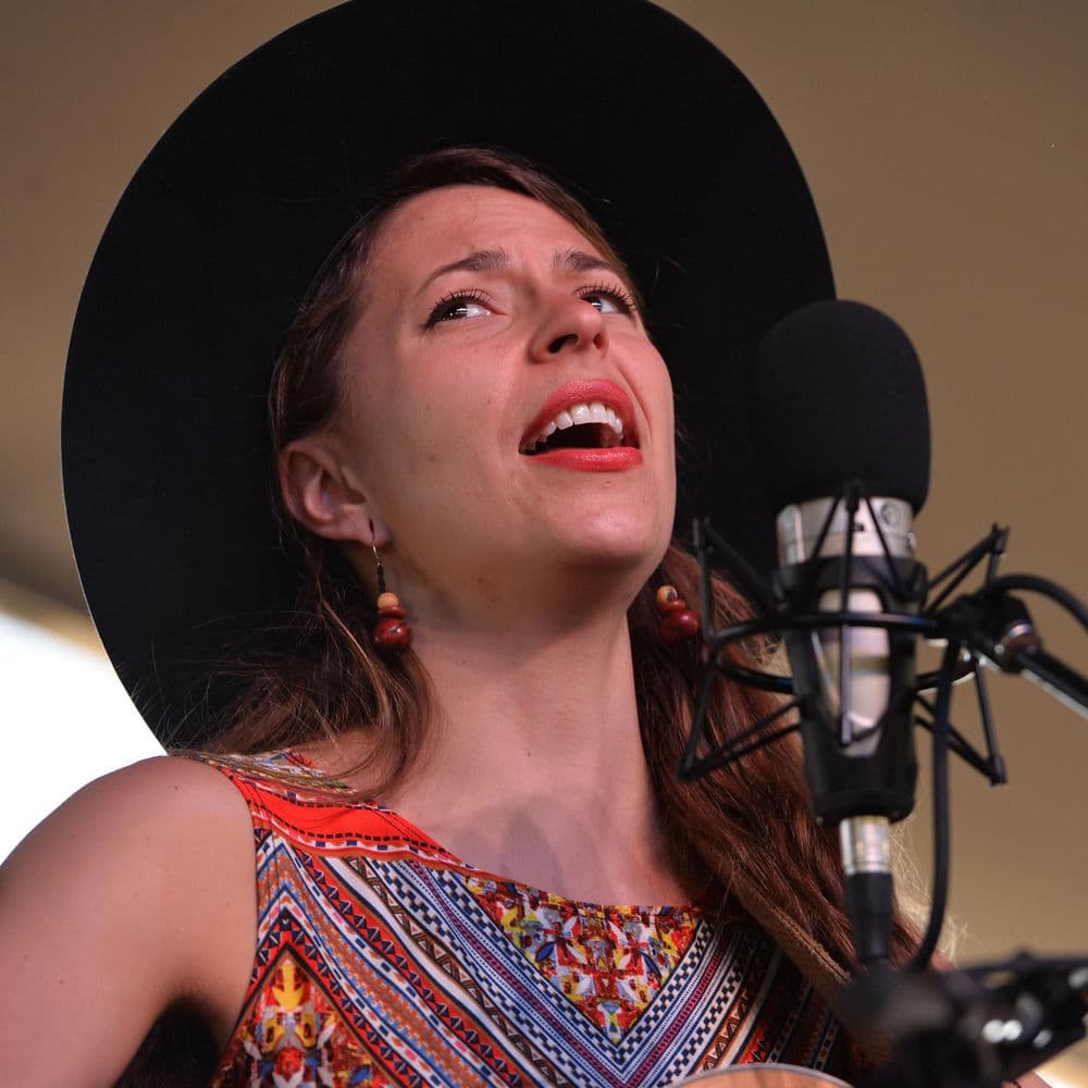 Lindsay Lou – Americana