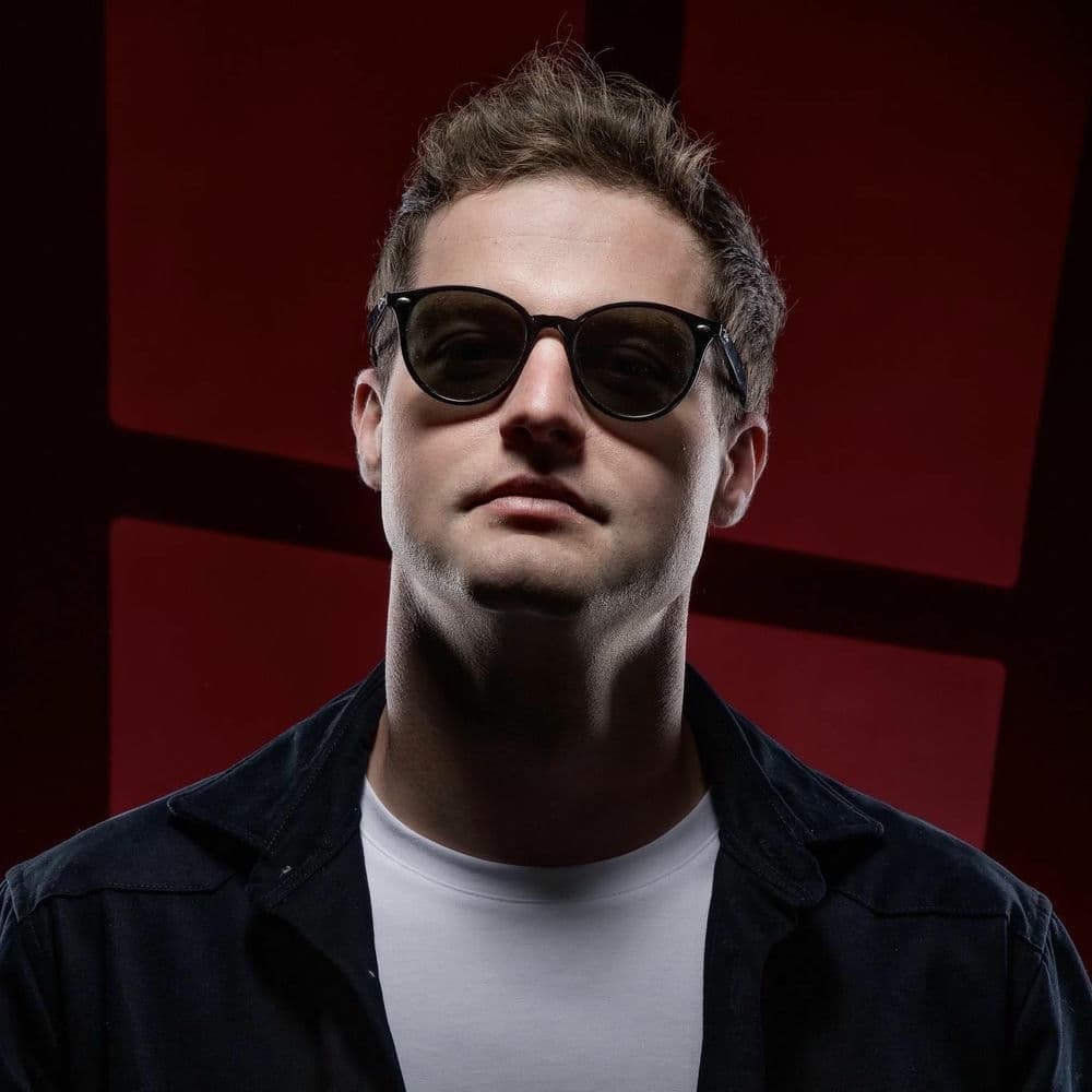 Captain Curtis – Dance