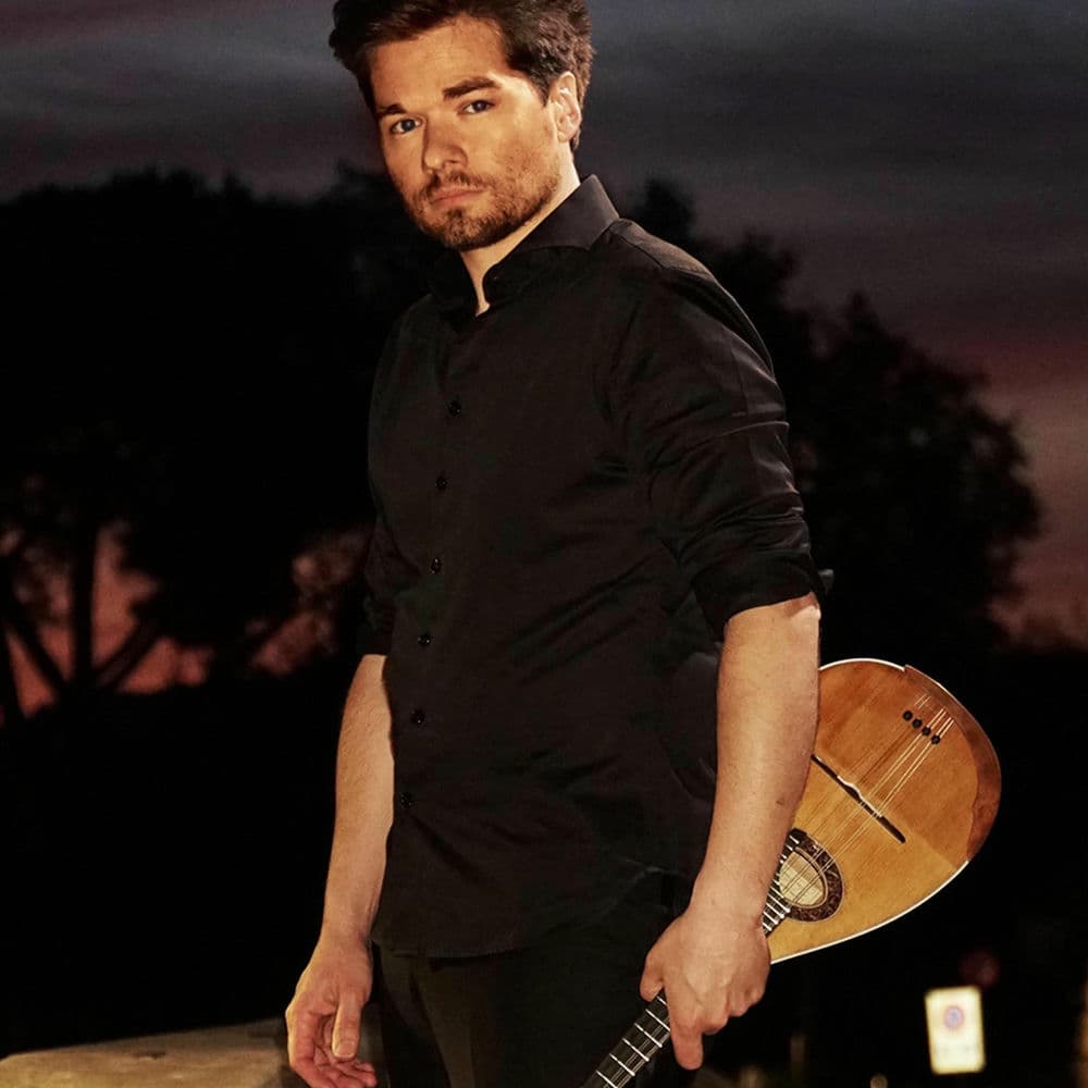 JULIEN MARTINEAU – Classical
