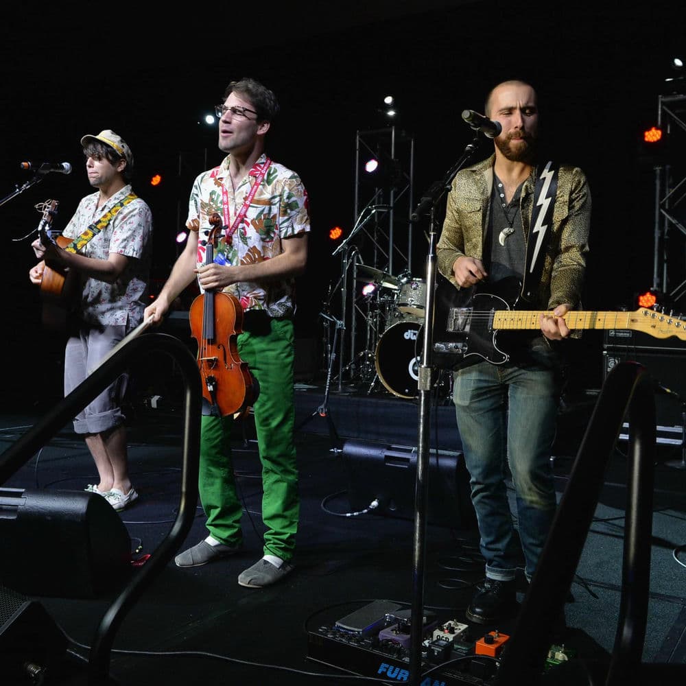 Joe Hertler & the Rainbow Seekers – Alternative
