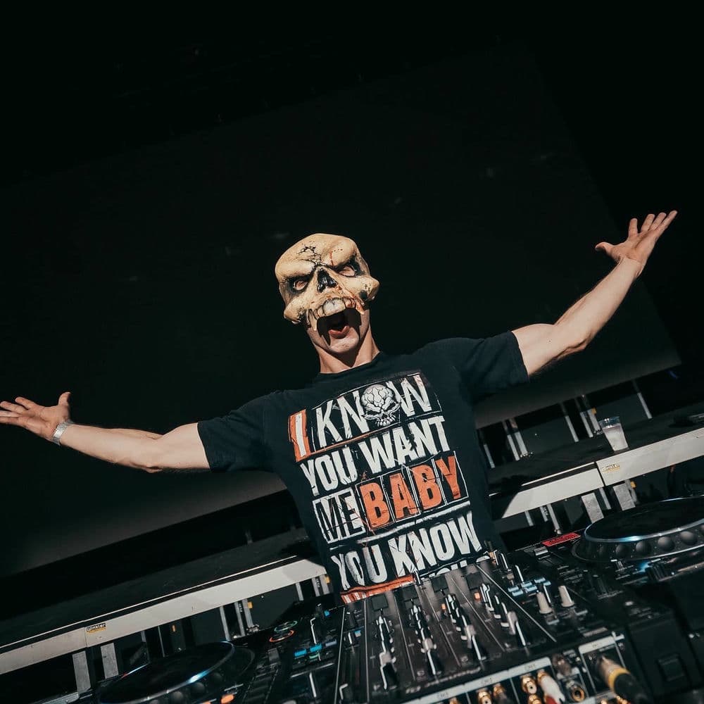 F Noize – Dance