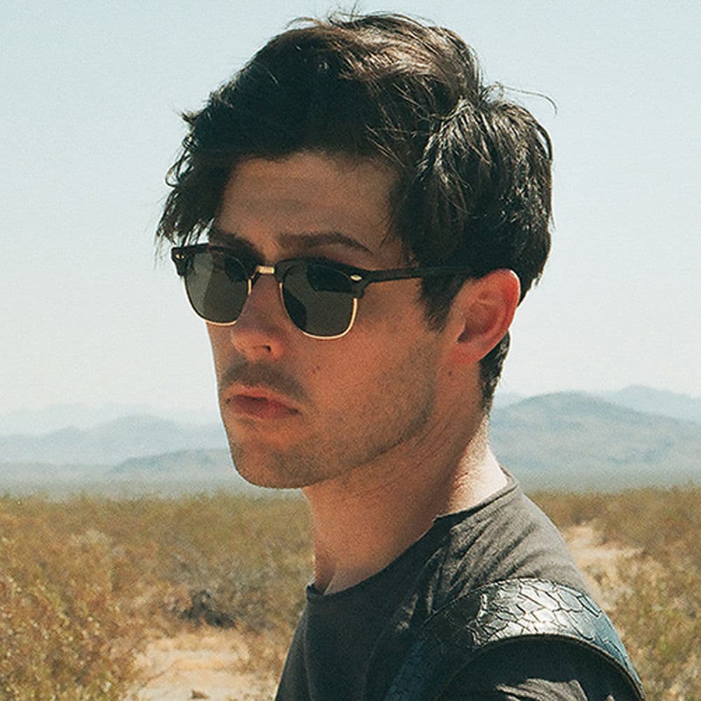 Adam Hambrick – Country