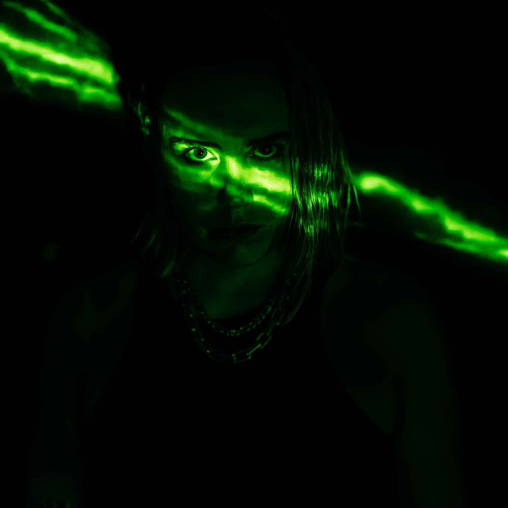 SIERRA VEINS – Synthwave