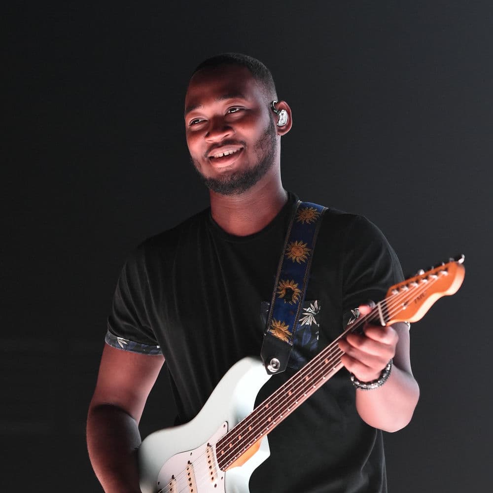 ISAIAH SHARKEY – R&B