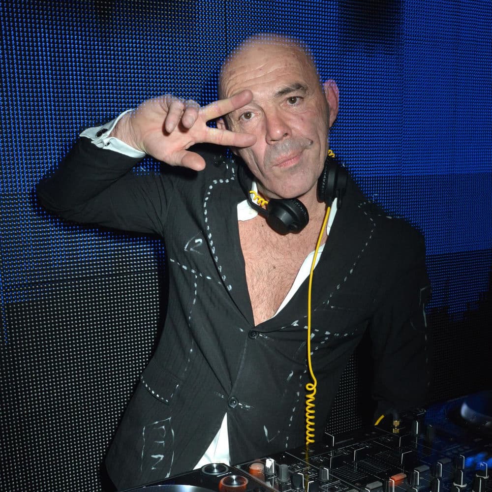 PHILIPPE CORTI – Cha Cha Cha