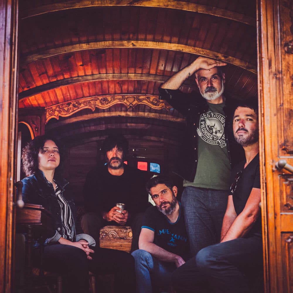 LA MAISON TELLIER – Folk Rock