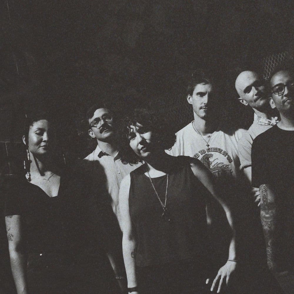 Stay Inside – Emo
