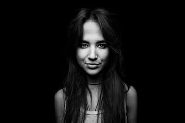 Bella Sarris – Electro