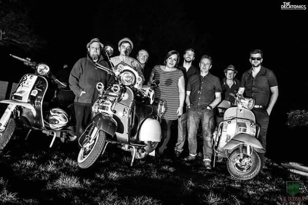 The Decatonics – Folk