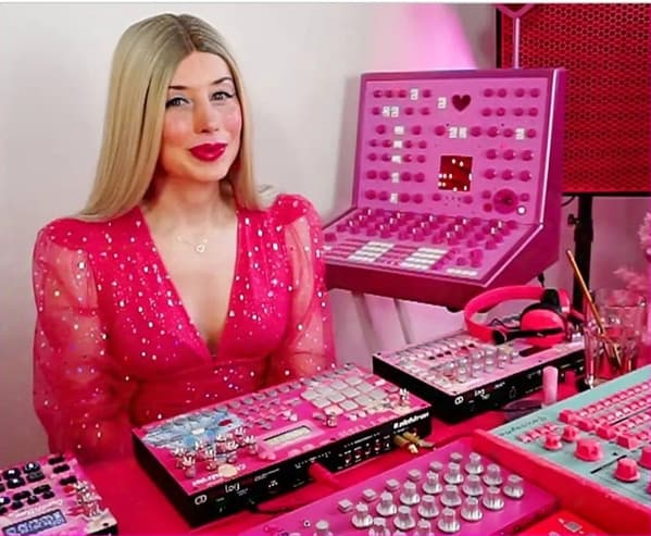 Sarah Sommers – Electro