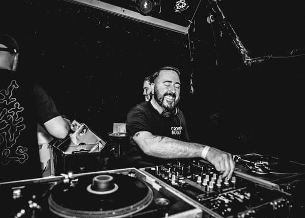 Mike Shawe – Electro