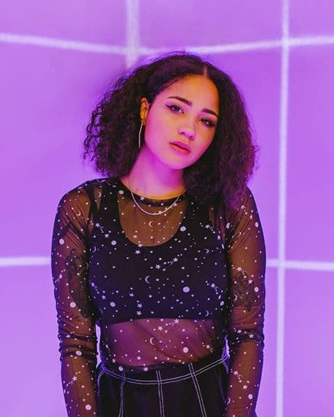 Cloudy June – Singer-Songwriter