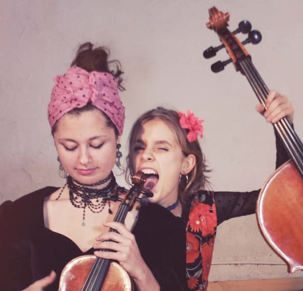 Escarteen Sisters – Folk, World, & Country