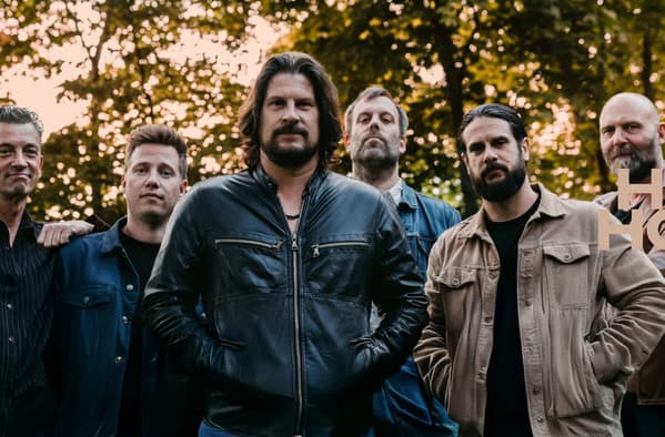 Hilltop Howlers – Rock