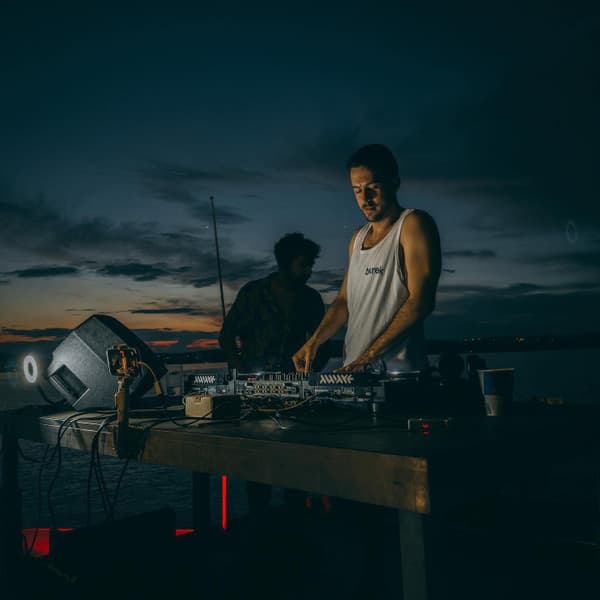 Cosmic G – Electro