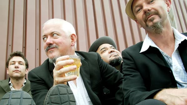 Jon Langford & Skull Orchard – Alternative