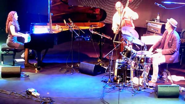 Sylvie Courvoisier Trio – Jazz
