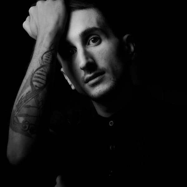 Nick Reverse – Techno