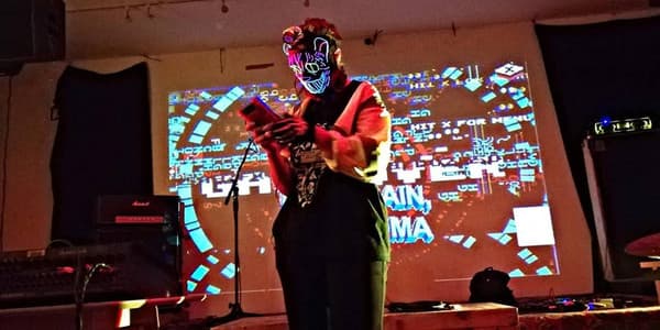 Oliotronix – Dance