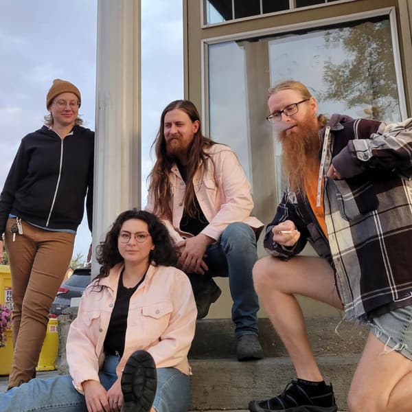 Dump Babes – Pop
