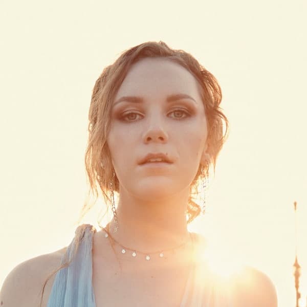 Emily James – Pop