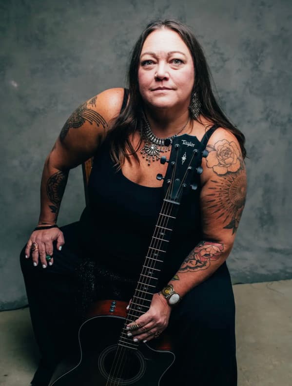 Melissa McKinney – Folk
