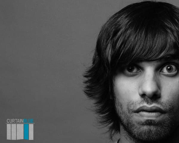 Curtain Blue – Electro House