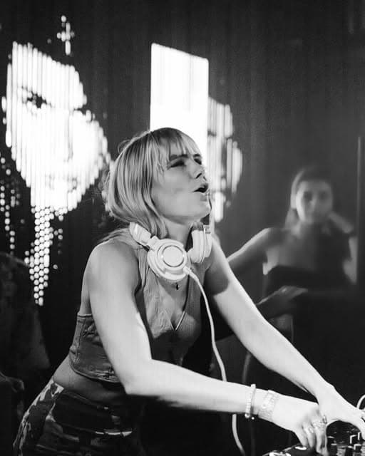 Julia Sandstorm – Organic House