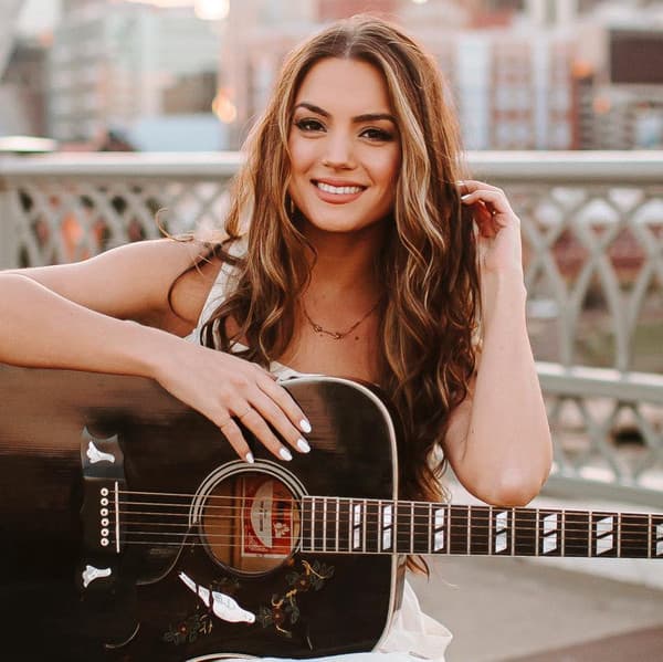 Lauren Mascitti – Country
