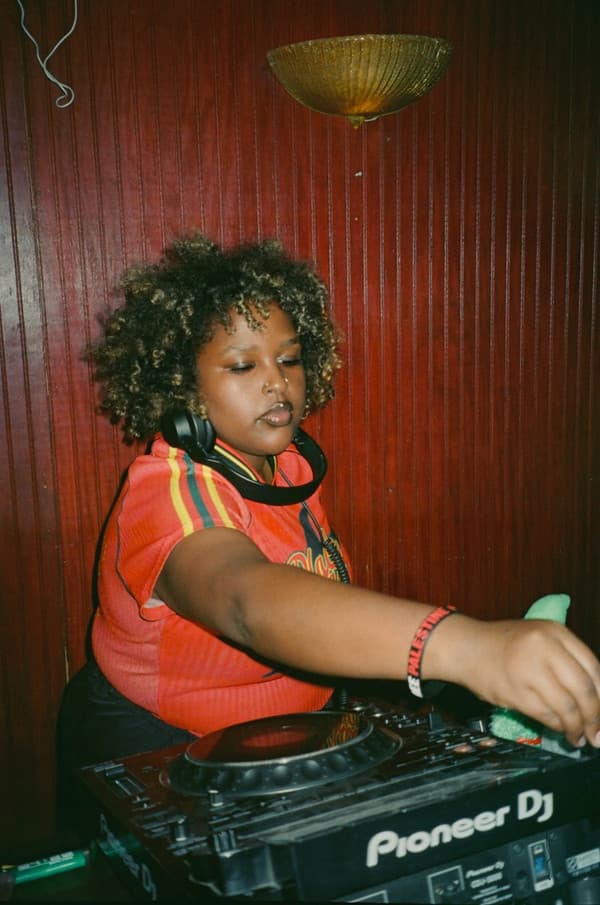 Yasmeenah – Electro