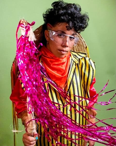 Luana Flores – Pop
