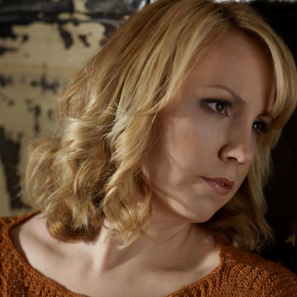 Mary Bragg – Folk, World, & Country