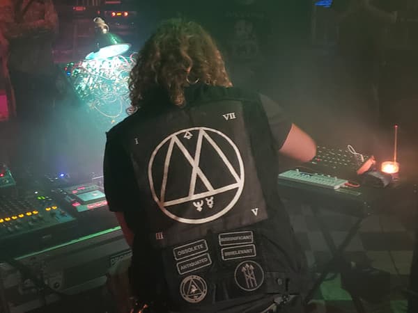 Iosis – Electro