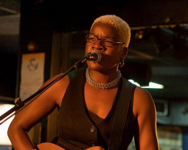 Cécile Doo-Kingué – Blues