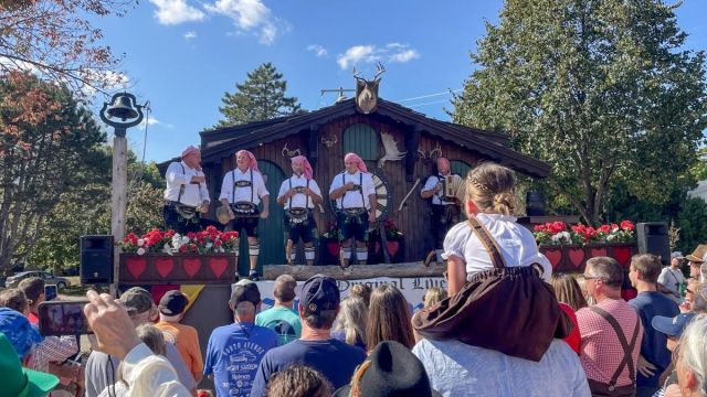 Julian Sommer & Volxxbeat - 12. Original Karlsruher Oktoberfest
